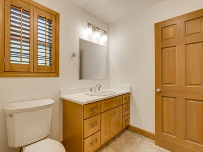 9025 NW Ash St., Portland, OR