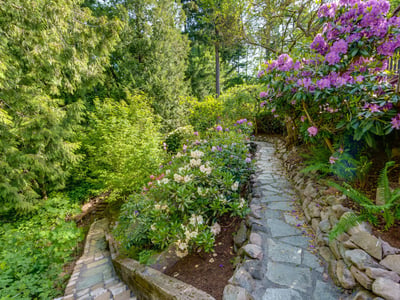 9025 NW Ash St., Portland, OR