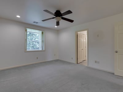 9025 NW Ash St., Portland, OR