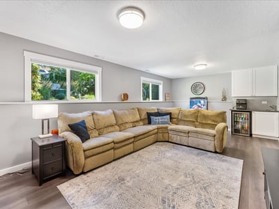 6990 SW Heath Pl, Beaverton, OR