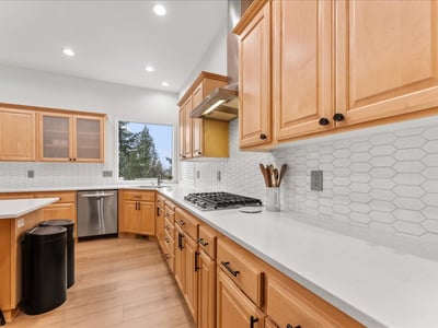 15605 SW Snowy Owl Ln, Beaverton, OR