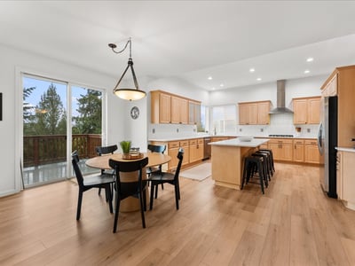 15605 SW Snowy Owl Ln, Beaverton, OR