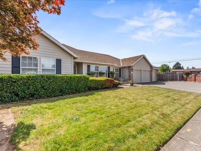 12402 Cominger Dr, Oregon City, OR