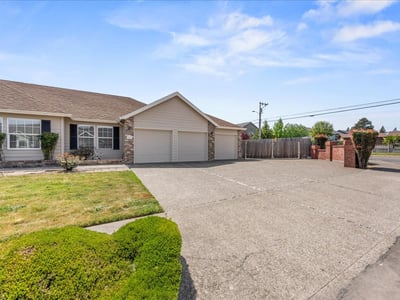 12402 Cominger Dr, Oregon City, OR