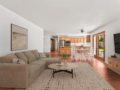 Family Room & Dinette
Virtually Staged