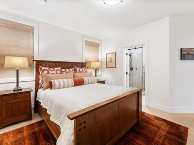 525 SE Marion St, Unit #2, Portland, OR