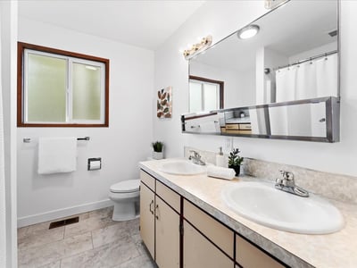 10860 NE Oregon Street, Portland, OR