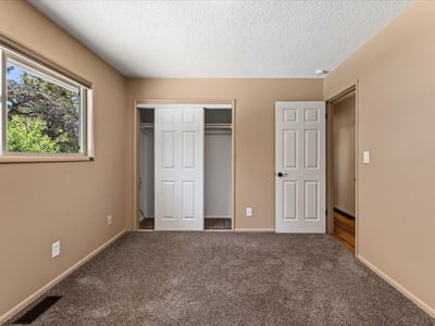 10100 SE Walnut Drive, Happy Valley, OR