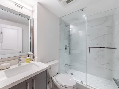 2511 Bloor St W #305, Toronto, ON