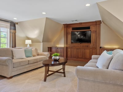 20 Hillery Road, Leominster, MA