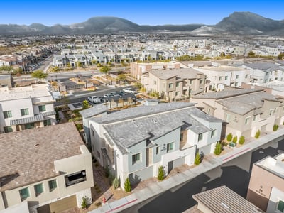 600 N. Carriage Hill Dr. #1045, Las Vegas, NV