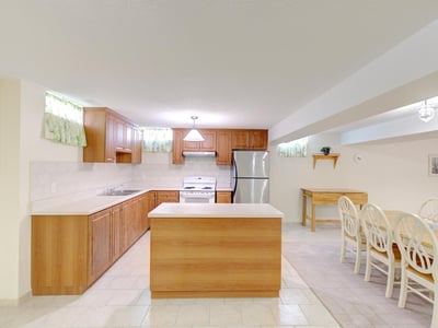 99 Lealinds Rd, Vaughan, ON