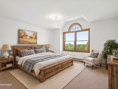 2nd Floor 2nd Bedroom with Mountain Views!