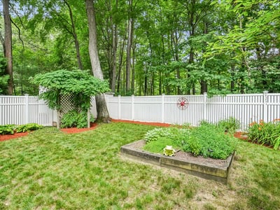 4 Lawson Farm Road, Londonderry, NH