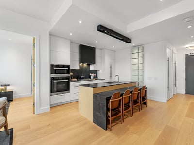 1 strathgowan avenue, Suite 710, Toronto, ON