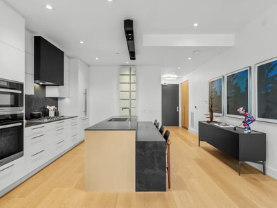 1 strathgowan avenue, Suite 710, Toronto, ON