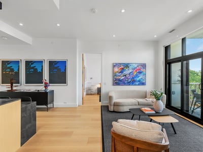 1 strathgowan avenue, Suite 710, Toronto, ON