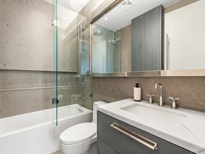 1 strathgowan avenue, Suite 710, Toronto, ON