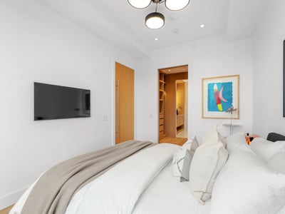 1 strathgowan avenue, Suite 710, Toronto, ON