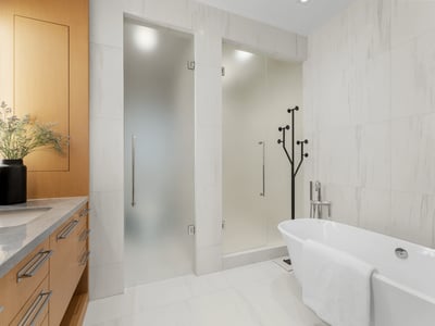 1 strathgowan avenue, Suite 710, Toronto, ON