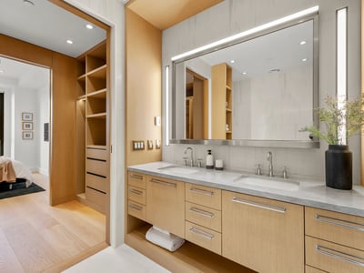 1 strathgowan avenue, Suite 710, Toronto, ON
