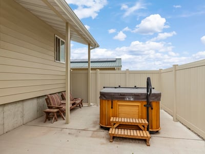 7925 Green Meadow Dr, Helena, MT