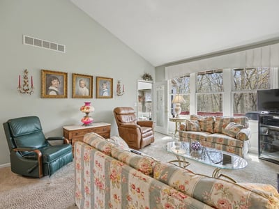 7151 Steeplechase Way, 41, Lansing, MI