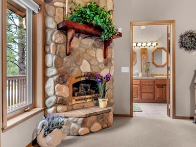 17325 Nicklaus Court, Weed, CA