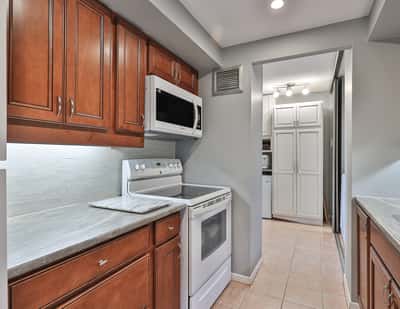 1300 Bloor Street #404, Mississauga, ON