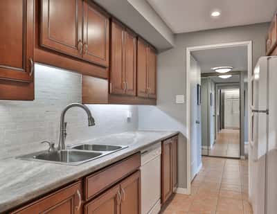 1300 Bloor Street #404, Mississauga, ON