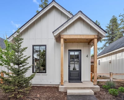 560 E Main Avenue, Sisters, OR