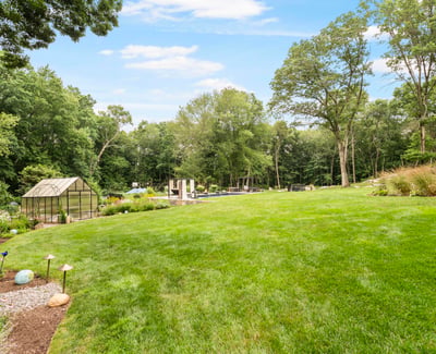 17 Pine Ridge Road, Woodbridge, CT