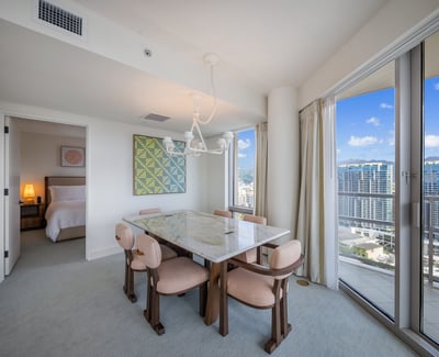 223 Saratoga Rd #3302, Honolulu, HI