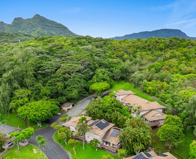 Discover this beautiful property nestled amid lush greenery and stunning mountain views, perfect for nature lovers.