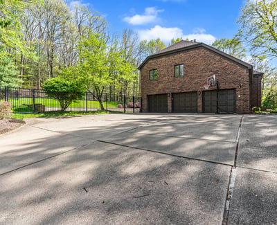 609 Lincoln Road, Bradford Woods, PA