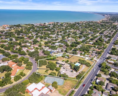 35 Hewit Dr, Corpus Christi, TX