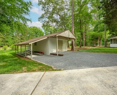 1800 Chestnut Lane, Matthews, NC