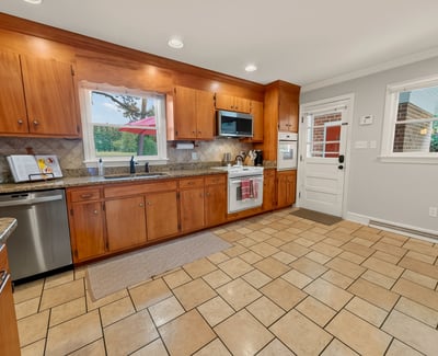 42 Venable Dr, Kilmarnock, VA
