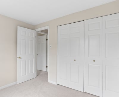 6033 Hydrangea Dr, Alexandria, VA