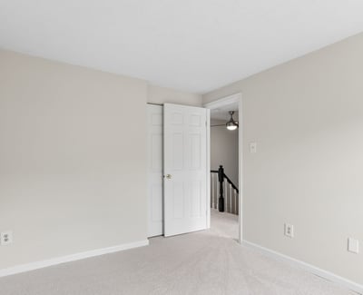 6033 Hydrangea Dr, Alexandria, VA