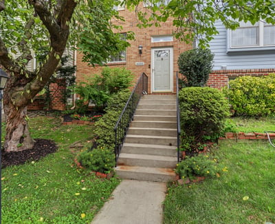 6033 Hydrangea Dr, Alexandria, VA