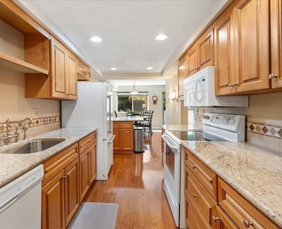 174 Oswego Summit, Lake Oswego, OR