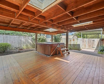 14650 NE Russell Court, Portland, OR