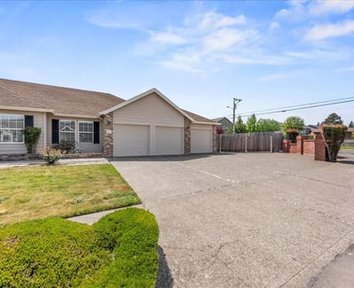 12402 Cominger Dr, Oregon City, OR