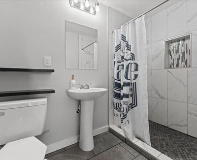13920 S Lucia Lane, Mulino, OR