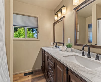 10100 SE Walnut Drive, Happy Valley, OR
