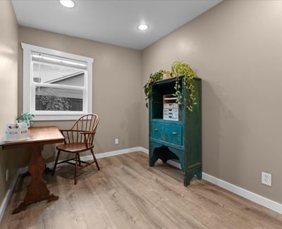16366 Front Ave, Oregon City, OR