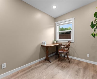 16366 Front Ave, Oregon City, OR