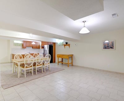 99 Lealinds Rd, Vaughan, ON