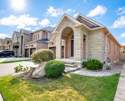 99 Lealinds Rd, Vaughan, ON